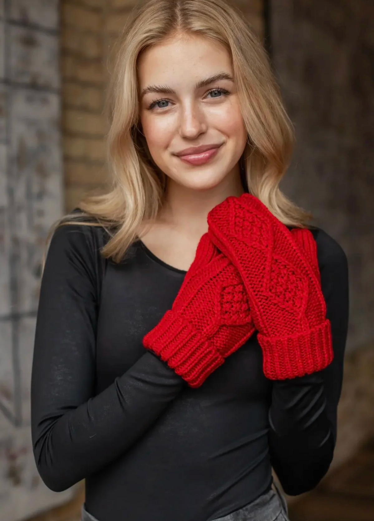 Cable Knit Mittens - Red